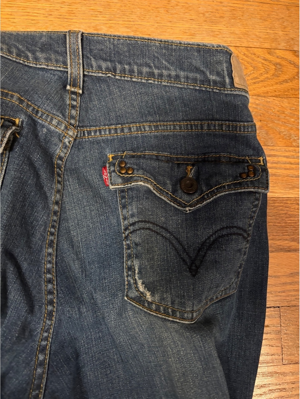 Levi's 515 Bootcut Jeans in Medium Blue Wash, Size 8